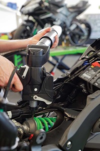 Absolute-Arm-7-axes_Application_Kawasaki_5